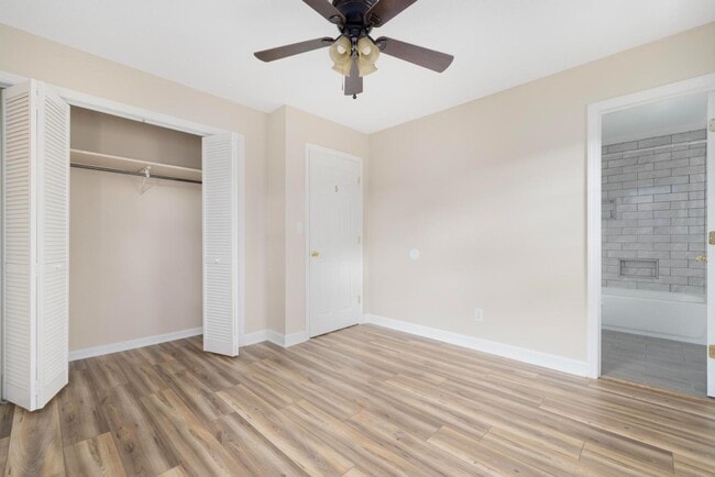 Building Photo - 130 Greenmeadow Ln