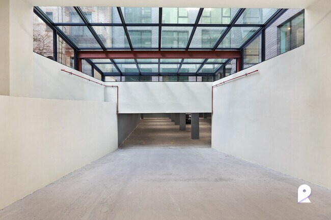 Building Photo - 148-37 88th Ave