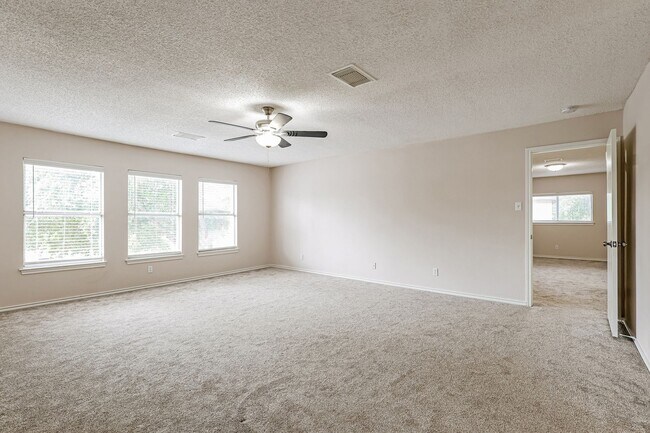 Building Photo - Hidden Gated community about 7 miles from Randolph Air Force Base
