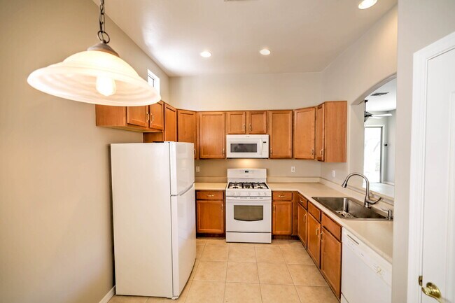 Building Photo - "Charming 2-Bedroom Oasis with Scenic View...