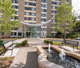 Building Photo - Edgewood Commons 611& Gardens