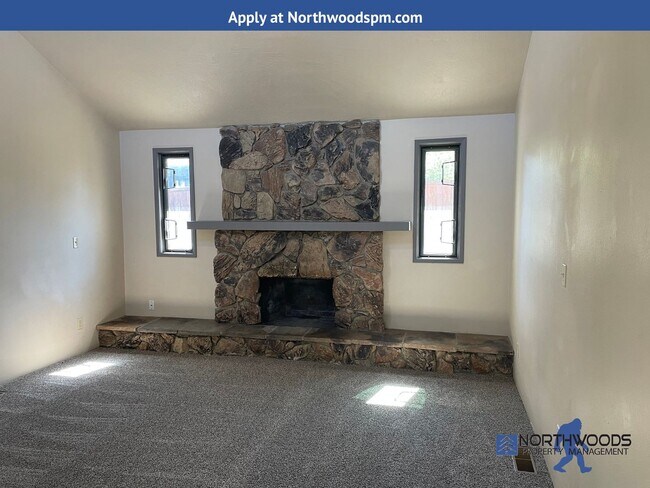Building Photo - ***MOVE IN SPECIAL $600 off First Month's ...