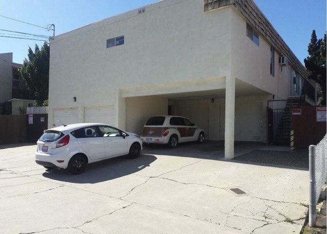 Building Photo - 329 N Pico Ave