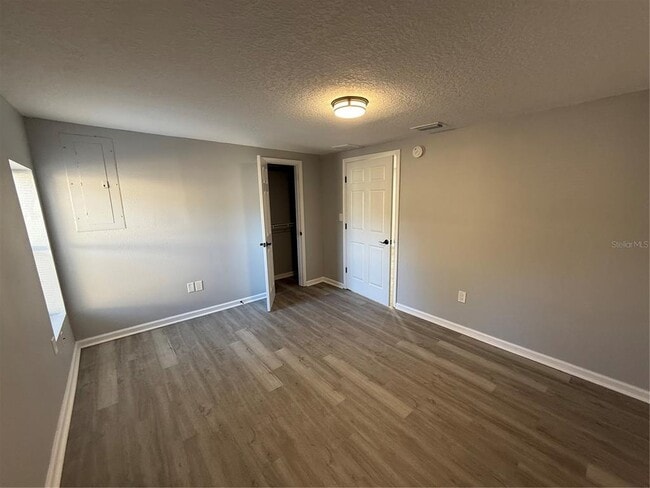 Building Photo - 1205 Dell St