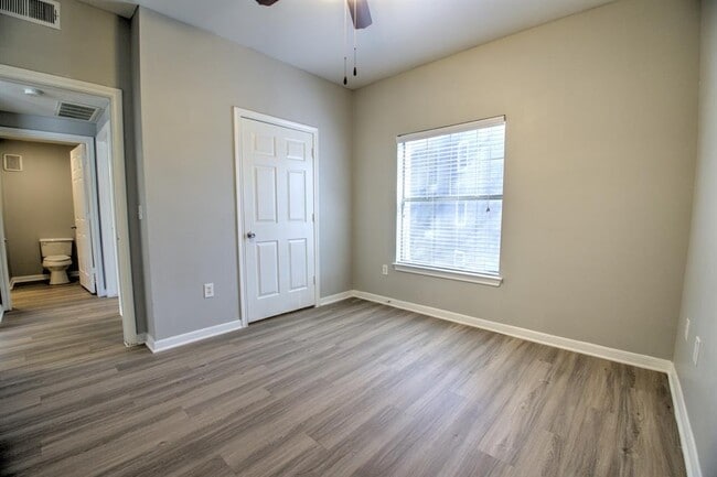 Building Photo - 2320 Gracy Farms Ln