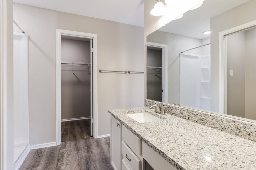 Building Photo - 8138 Cherry Glade