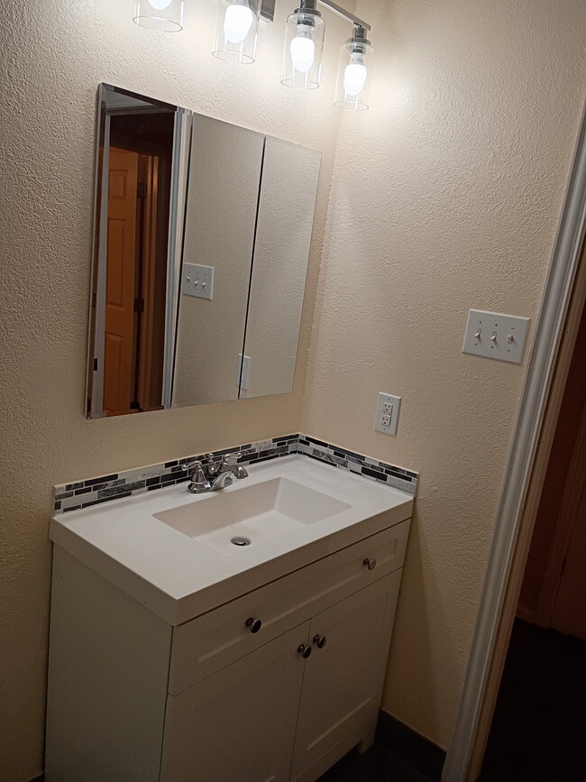 Building Photo - 4404 Monna St