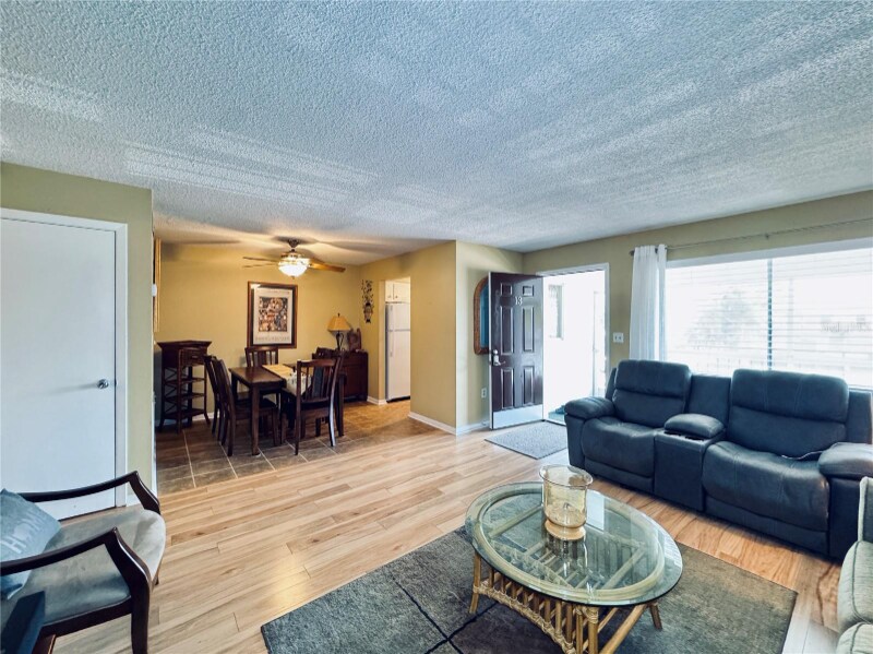 Building Photo - 2348 Shelley St