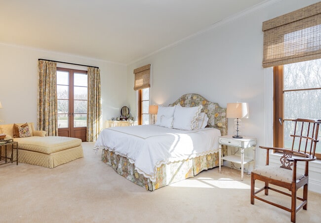 Building Photo - 286 Downs Path