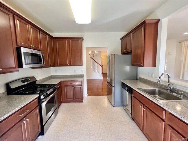 Building Photo - 24 Cobblestone Ln
