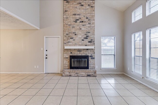 Building Photo - 11205 Willowood Creek Dr