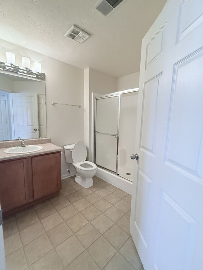 Building Photo - 3-BDR 2-BATH CONDO IN GRAND LEDGE