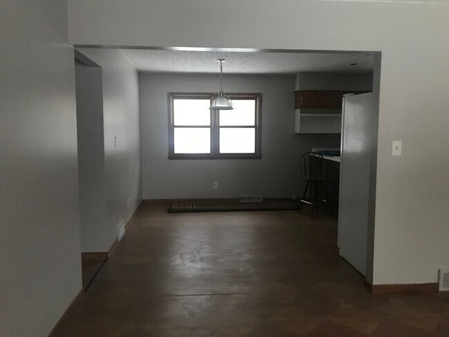 Building Photo - 3 Bedroom, 1.5 Bath - Single Family home in Baxter
