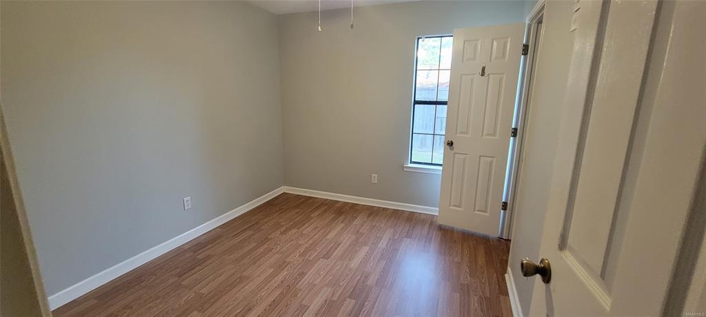 Building Photo - 135 Daffodil Dr