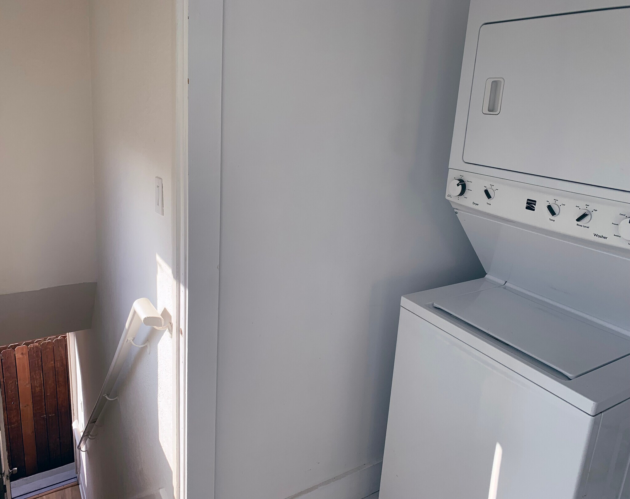 Building Photo - 1386 W 38th St