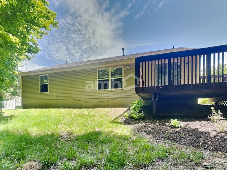 Building Photo - 3907 Little Creek Dr