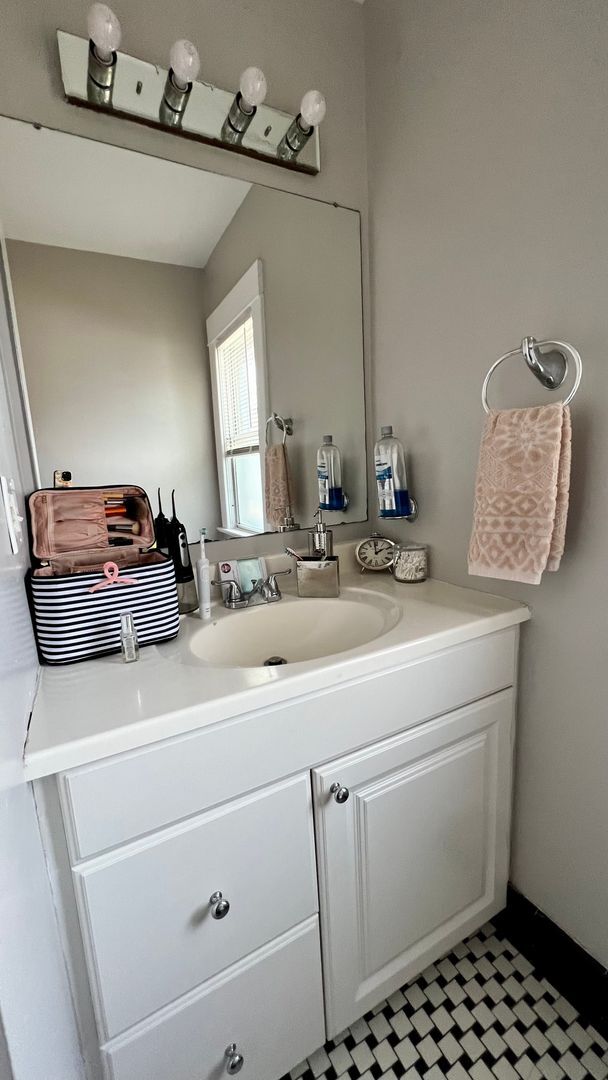 Building Photo - 531 Glenwood SE