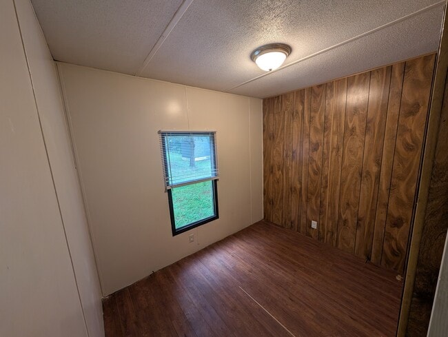 Building Photo - 35 Ransdell Ln