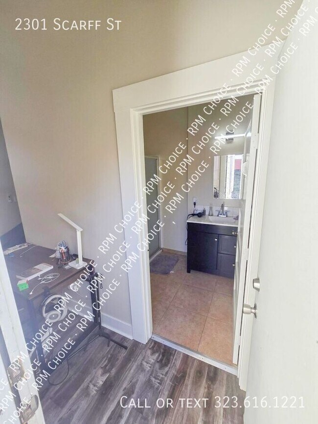 Building Photo - 2301 Scarff St