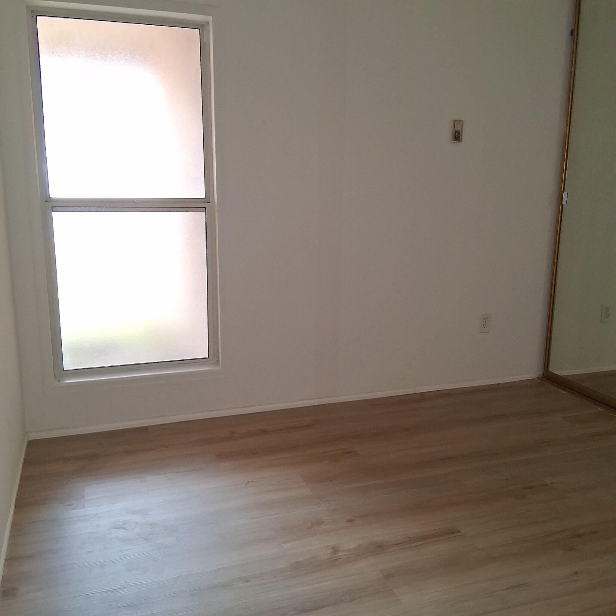 Building Photo - 2115 1/2 S Broden St