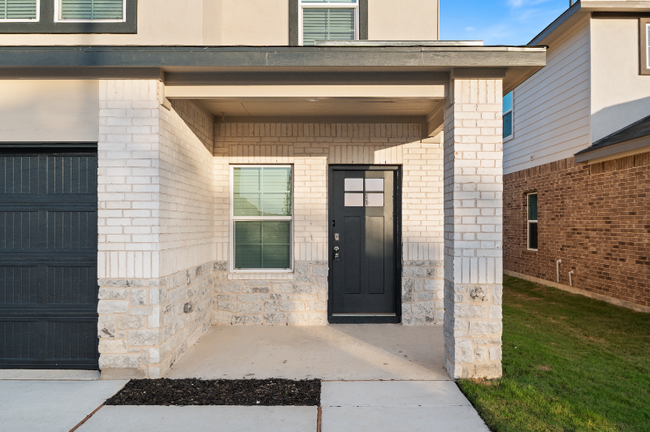 Building Photo - 240 New Albany Ln
