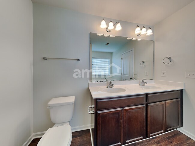 Building Photo - 5306 Ian Dr