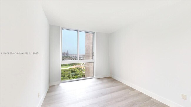Building Photo - 325 S Biscayne Blvd