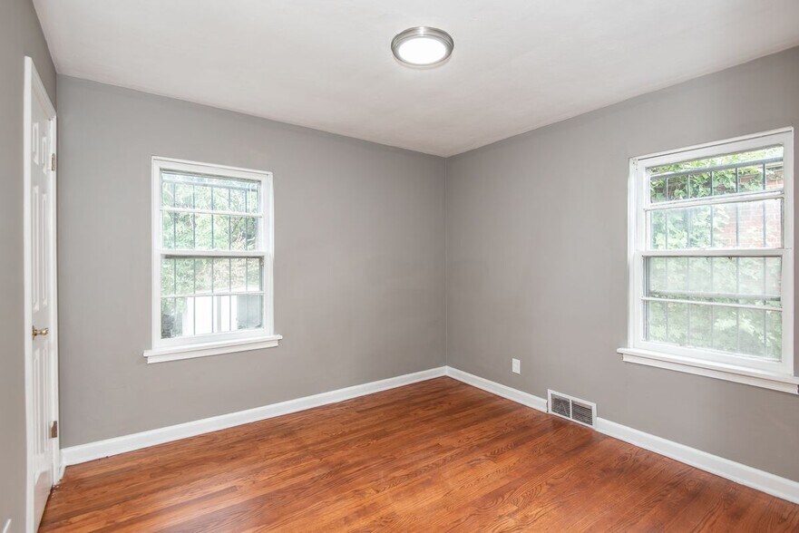 Building Photo - 6605 Kahns Ave