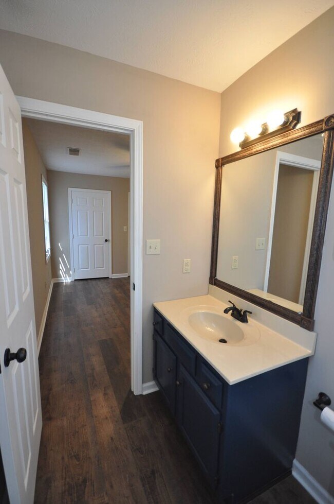 Building Photo - 3320-3322 River Oaks Blvd