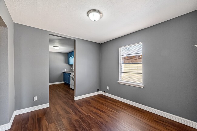 Building Photo - 3807 Love St