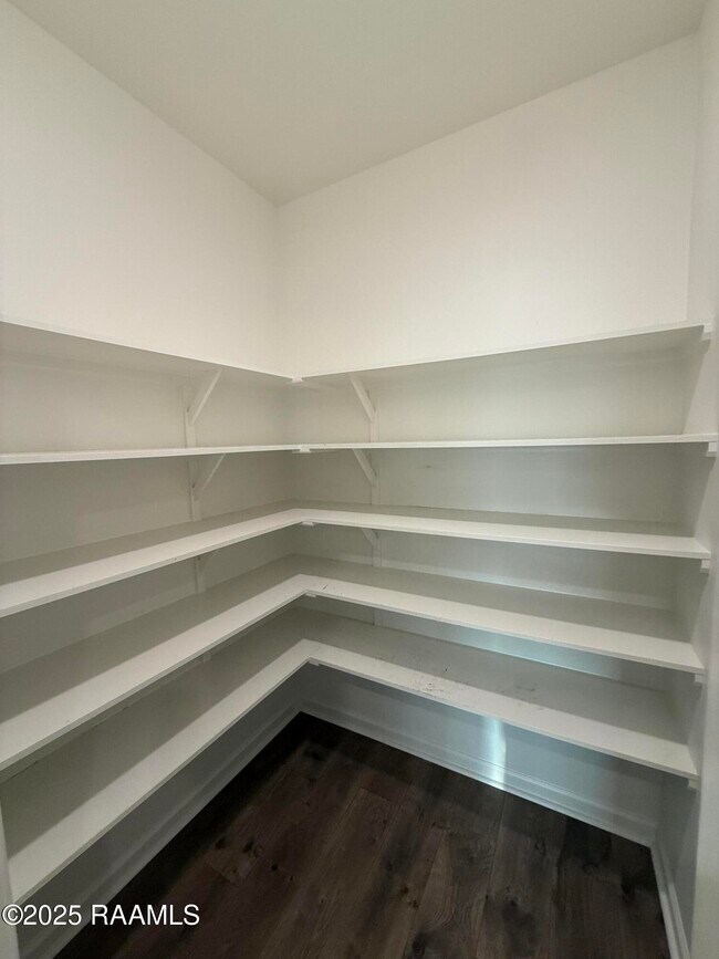Building Photo - 200 Broussard Hl Dr
