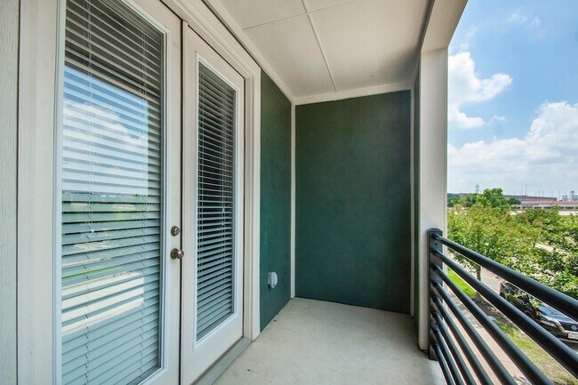 Building Photo - 432 Texas Dr