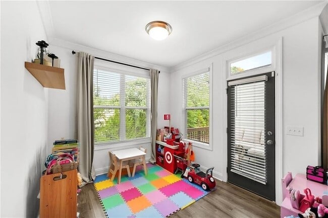 Building Photo - 843 Angora Aly