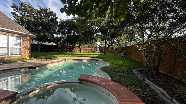Building Photo - 18532 Bay Pines Ln