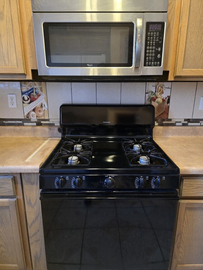 Building Photo - 3213 Tierra Ave Pl