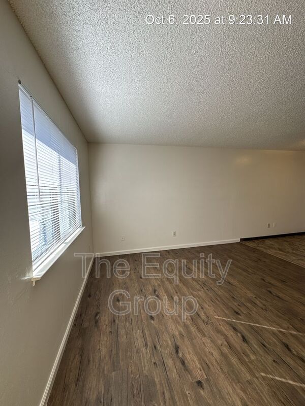 Building Photo - 2941 W Caldwell Ave