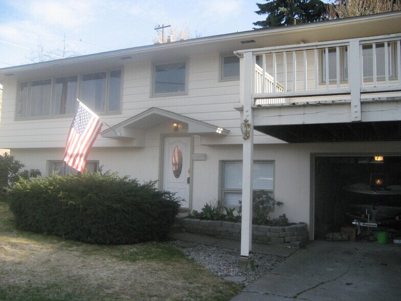 Outside - 3512 East Ben Burr Boulevard