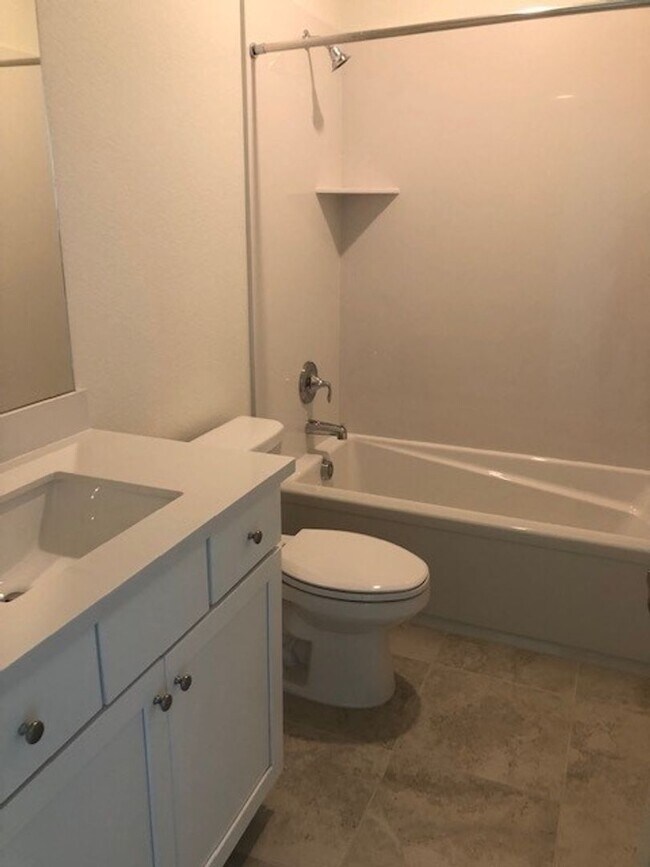 Building Photo - Single Story Stockton Home - Located in We...