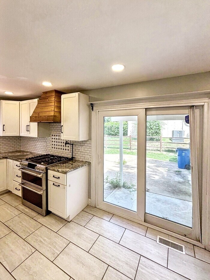 Building Photo - 813 Big Bend Woods Dr