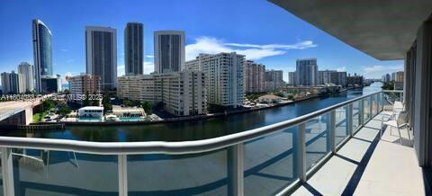 Building Photo - 2600 E Hallandale Beach Blvd