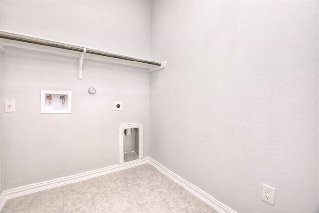 Building Photo - 704 Bonnet Blvd