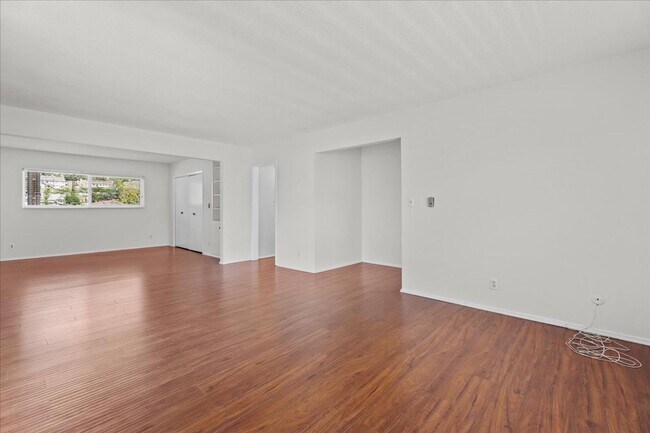 Building Photo - Light-Filled Top Floor Retreat in the Heart of Franklin Village