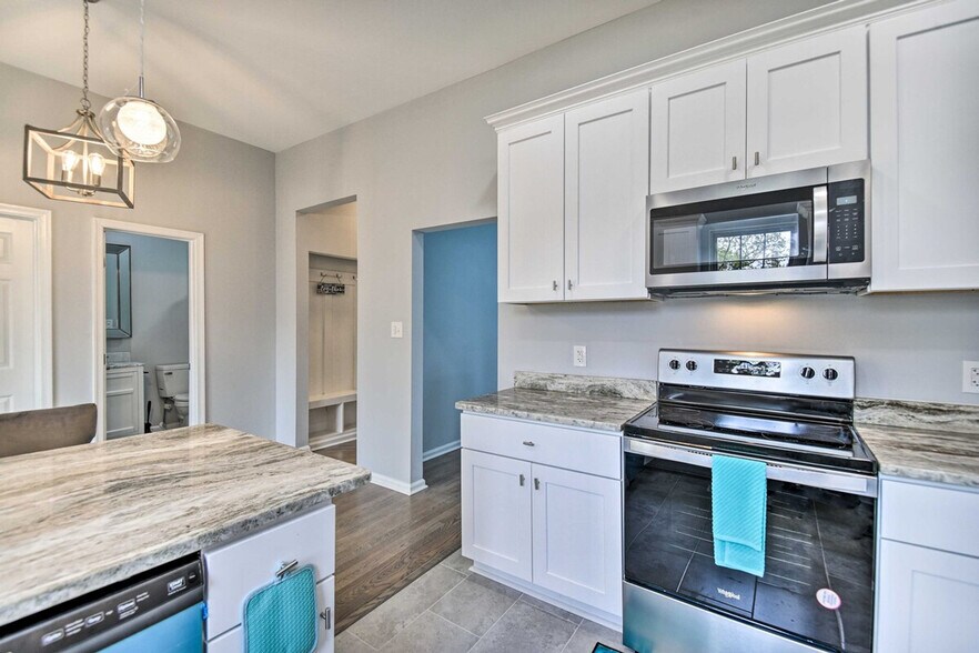 Building Photo - 740 W 31st St