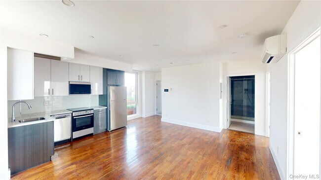 Building Photo - 138-28 Queens Blvd