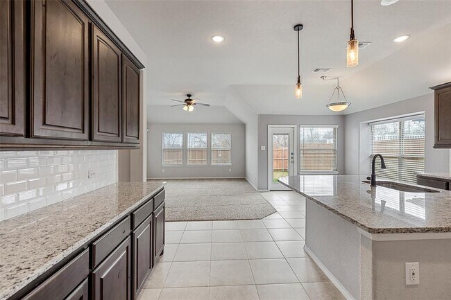 Building Photo - 6320 Red Cliff Dr