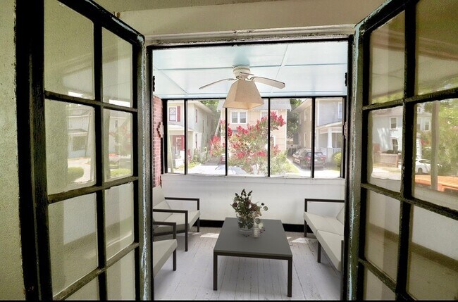 Building Photo - 628 E 38th St