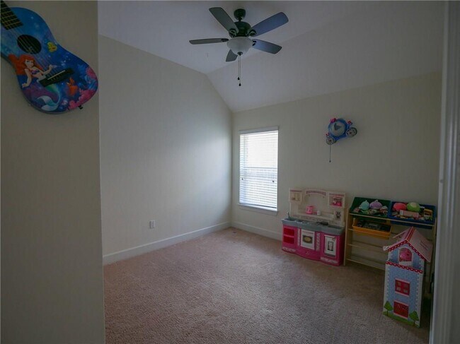 Building Photo - 305 Navigator Dr