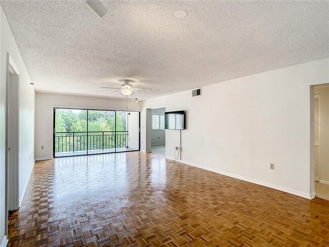 Building Photo - 1158 Carmel Cir