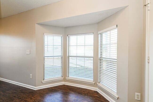 Building Photo - 11181 Coldfield Dr