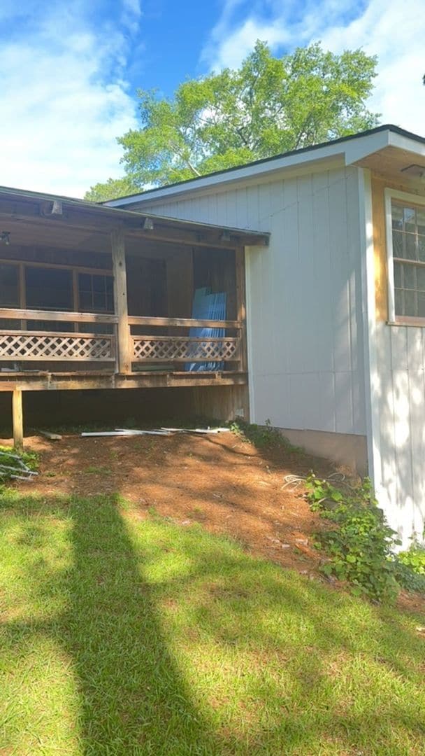 Building Photo - 1040 Fort Dale Rd